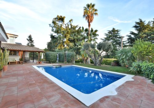 Casa estilo 70s & vintage con piscina y jardín