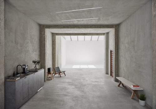 Espacio multidisciplinar con cemento decorativo para shooting
