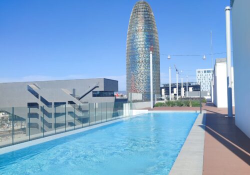 Azotea con piscina y visitas a Barcelona