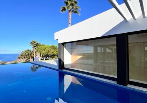 Villa moderna entre paraje natural con piscina para rodajes