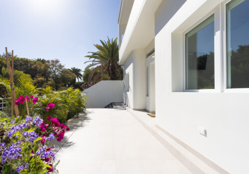 Villa urbana restaurada de estilo moderno