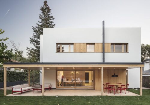 Vivienda unifamiliar minimalista & nórdica