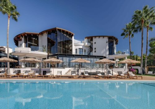 Modern Villa with sea and mountains views
