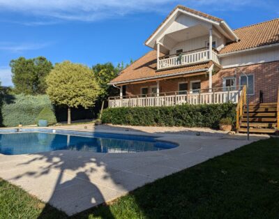 Casa estilo americano para rodajes: luz natural, piscina y encanto rural