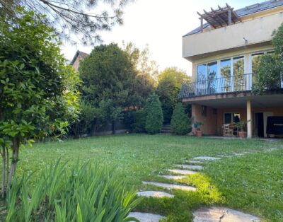 Family-Style House with Pool in a Natural Setting in Madrid